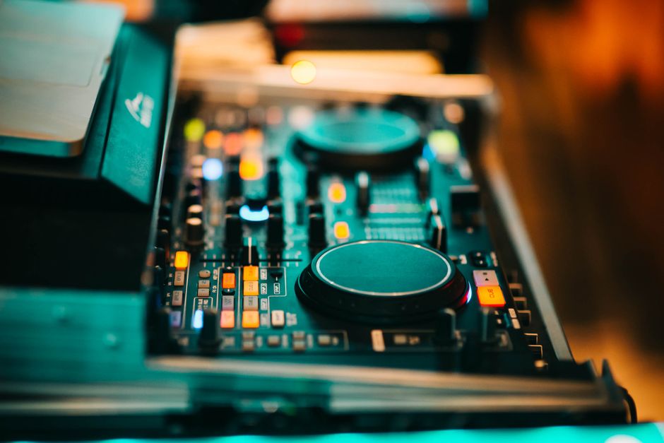Digitální mixážní pult 16 kanálů